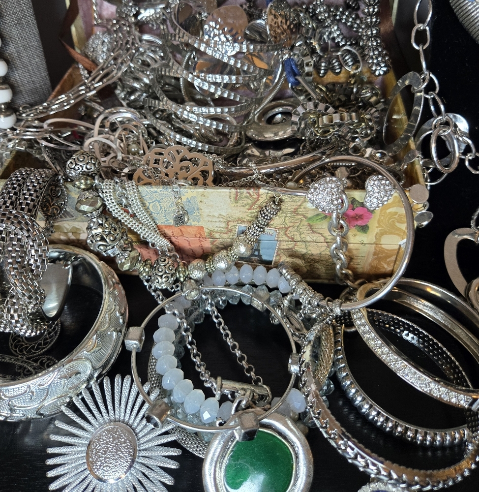 Silvertone Jewerly Lot Huge 39 Pc Vintage And Modern Wearable - Picture 6 of 12